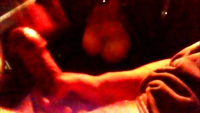 İnanılmaz :  Ac oğlan otel otağında əla bədənə malik sarışın nəzakətli qadını dirəyib Azeri porno 